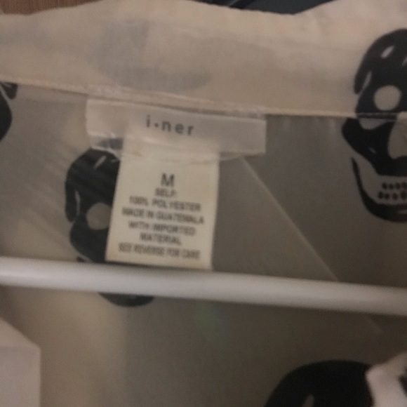 Skull blouse - Picture 3 of 3